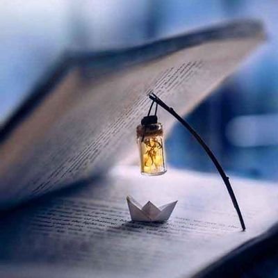 Noorulain890261's profile picture. Before you can lead others; 
you need to lead yourself 🪶✨️