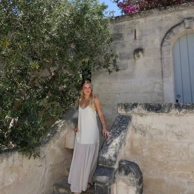 Debchubb2's profile picture. 