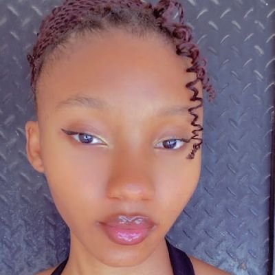 pr3ttylilmsss's profile picture. somewhere between chaos and delusion