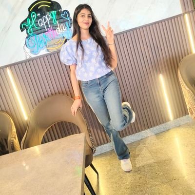 kind is pretty.screw pretty.kind is powerful.
Be powerful.
(2017batch d.el.ed)