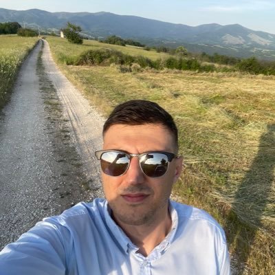 Drveni advokat koji je samo želeo da postane Zagor Te-Nej.