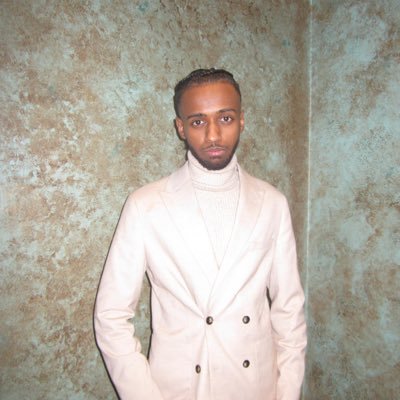 bookwithsilver's profile picture. I sell happiness every day via “The Rise Group”