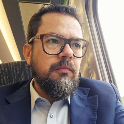 Científico Emprendedor | PhD innovación Imperial College | Líder por el 🌐 CAF y El País | Inventor MIT LATAM | Embajador 🇪🇨 por el ambiente | CEO Ichthion |
