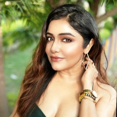 Actor | Entrepreneur | Influencer | Traveller |Dancer | Entertainer
