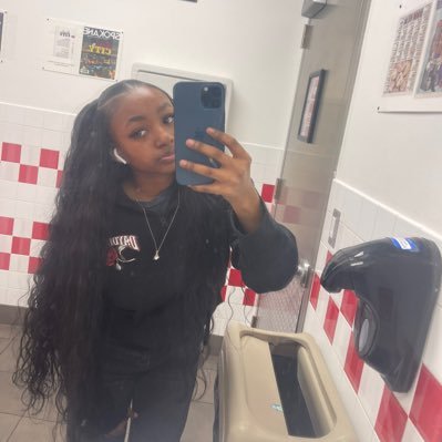 courtnotkourttt's profile picture. New page