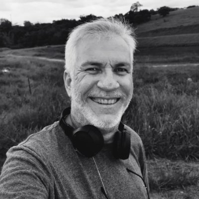 Jornalista.
Palmeirense desde criancinha.
Proletário, ajudei no Tri do Lula 🇧🇷🇵🇸