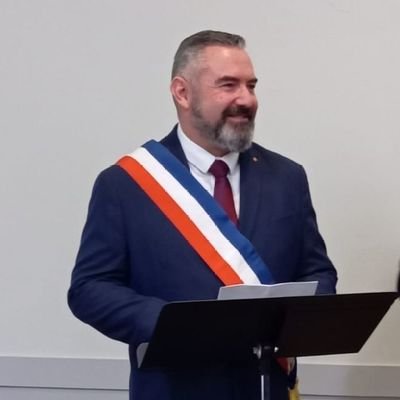 Maire et conseiller départemental de la Nièvre. Délégué départemental Nièvre @HorizonsLeParti @HorizonsNievre SPV en disponibilité.