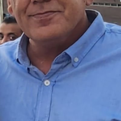אוהב את אשתי ואת הבוסתאן ואת הטרנטה ואת הלול שלי.. והעבודה שלי..מנסה להתרחק מפוליטיקה..אבל על אפי וחמתי מדבר על זה..בדיחה טובה תספרו לי.פרח וגינה יפה צלמו לי