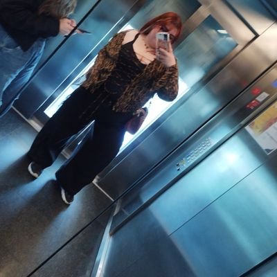 27 | she/her | splendidly selfish, charmingly helpless, excellent fun til you get to know her 🤷🏻♀️✨