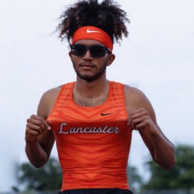 6'2 175lbs Track/200m/400m/800m/4x4 & 4x800MR State & National Champ/USATF All American/5⭐️/3.8GPA/NCAA 2410437130