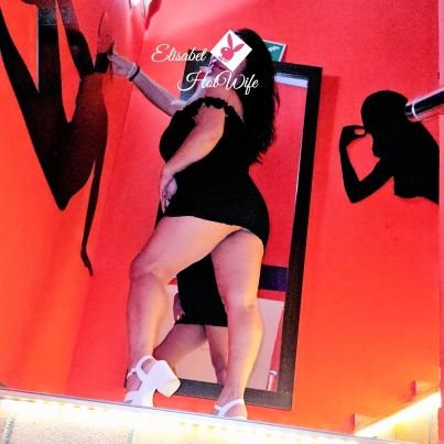 Soy Elisabet, tengo 35 años. Soy una Hotwife Peruana viviendo en Madrid.
Somos pareja Cuckold. Me gustan los chicos dotados de 19 a 35 años para triosHMH.