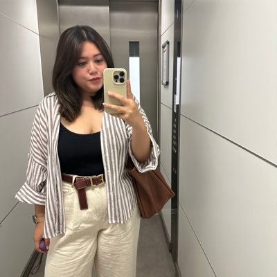 claudiaestrlt's profile picture. besties only zone