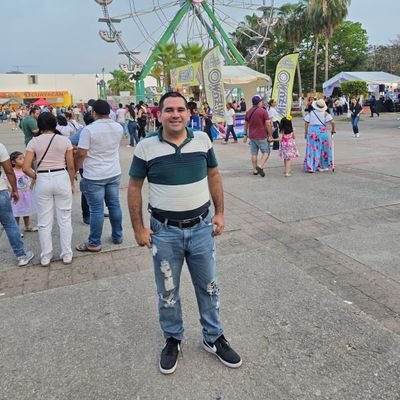 Soy Un Chico De Guapo Solterito De #31 Años