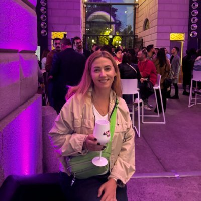 lubagorodyska's profile picture. Kryproinvestor, shop owner(💙,🧡)