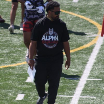 JohnnieTuitele's profile picture. All glory to God, Husband, Girl Dad. WR Coach at Kulanihakoʻi High School Maui,Hi. #AlphaSquad🐺 #AlphaSpeedAndQuickness⚔️