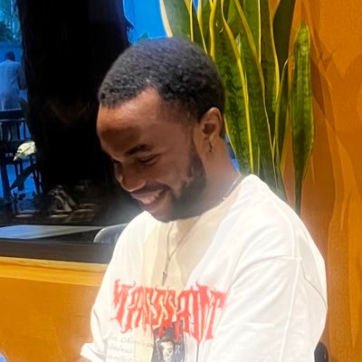Olamidaay's profile picture. Lead Frontend Engineer @mono_hq • Ex @tangerinAfrica @theflutterwave