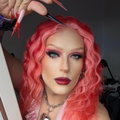 ➡️THRONE ONLY⬅️ UK • Drag Queen Goddess • Findomme • Not Trans • No nudes • 💷🎀⛓️🛍️💗 AV required! £25 tribute £50 unblock https://t.co/3NKh7PDby0