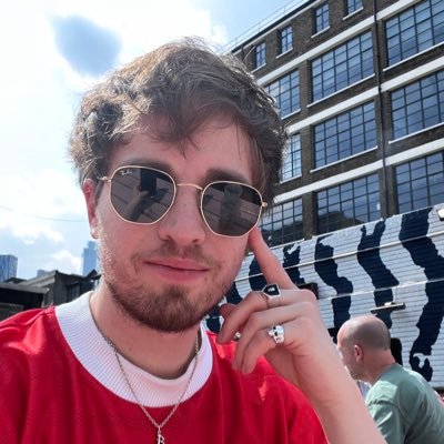 Manage @doddleoddle // IG: __joshuaedwards__ // YNWA // email: josh@dodie.co
