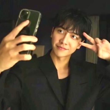 I am Jung Bareum and I’m the deadly sins killer. I am #Married with this sexy @Jung__Bareum he is my man