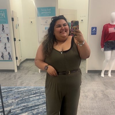 taylorlt33's profile picture. Jourdanton c/o 2017❤🎓 Angelo c/o 2021💙💛