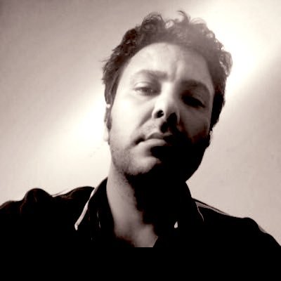 مرحبا..! اسمي محمود .........جاي تويتر اخد وادي مع نفسي ،،، مش مهتم بيك ،، بس مهتم بنشأة العالم الجديد وفهمه ..... #العربي_الاخير