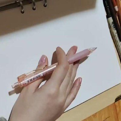 Draw the pictures you like, the scenery along the way, and draw into your own world
