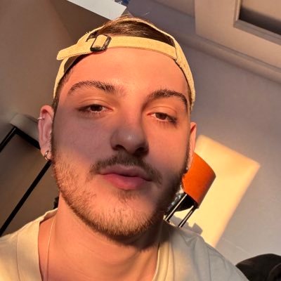 MateusCastele2t's profile picture. insta: @casteletto_mateus