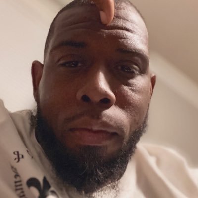 no time for games or bullshit I love eating pussy if you want some head dm me not playing