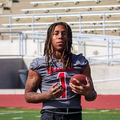 Sophmore Co’26| | WR//ATH/6’0 175/ San Bernardino Valley College| Bench:235 |Squat:415 | GPA: 3.5 |xayvierwilson@gmail.com (909) 543-7073 #jucoproduct