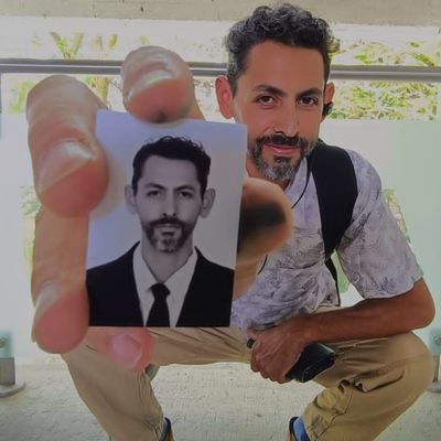 Por el Derecho a la Vivienda Adecuada y el Derecho a la Ciudad desde la arquitectura; guitarrero entusiasta, futbolero pumista.