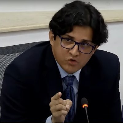 Profesor universitario. Politólogo @UNALoficial, Magíster Geopolítica @SapienzaRoma, estudios PhD Ciencia Política @UQAM, doctor en derecho.