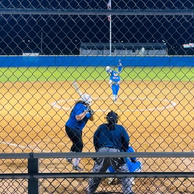 AbygailRob1704's profile picture. 