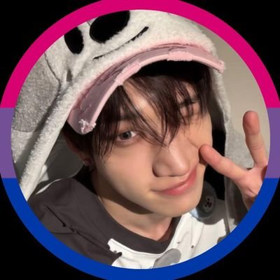★!! geo ₊˚⊹⚢° #방찬 📌
#스트레이키즈 🏠 // joong archen 💥 {🐱}
˚₊‧ ౨ৎ ˚₊‧