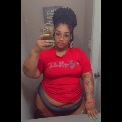 The 🥀 that grew from the concrete............ 🩷🩵💛 OMG!! I’m FAT 😱 come catch a vibe or not 🤷🏽♀️