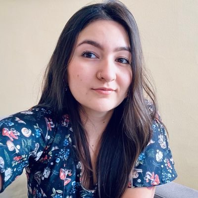 Ame con la piel, el corazón, el cerebro, los intestinos, con lo que sea, pero ame como loco. Psicóloga de día, sirena de noche 🧜♀️🤿, talasófila todo el año.