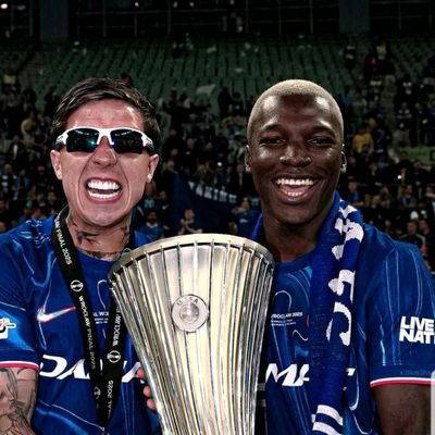 I miss you ojutomori
love you forever in my heart sister 🕊🕊💔💔
Chelsea fc, Wizkid FC till I die