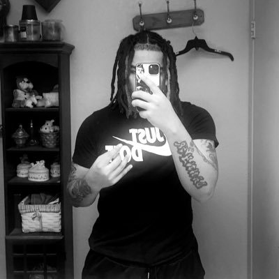 | just a 🥷🏾 doin random shii on twitch | ✰𝐒𝐭𝐚𝐫𝐛𝐨𝐲✰ | I stream everyday | don’t take some of my post seriously | Click the link 🔗