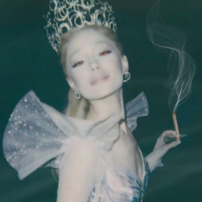 spam alt for | pfp by @/thegrandeismine