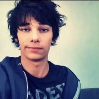 linnyroll's profile picture. all adventurous women do