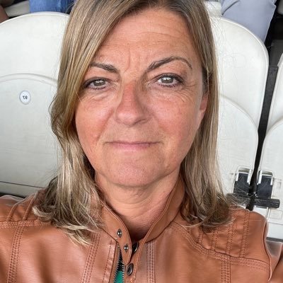 Adult Human Female. NHS Data Analyst. Singer. Sports fan 🏴 LFC N’pton 😇 (All views my own, obvs!)