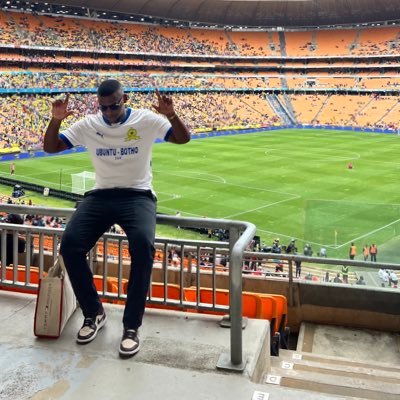 🏛UFS👨🏿🎓alumni •Baller⚽️ •I make clothes look cool • @mancity