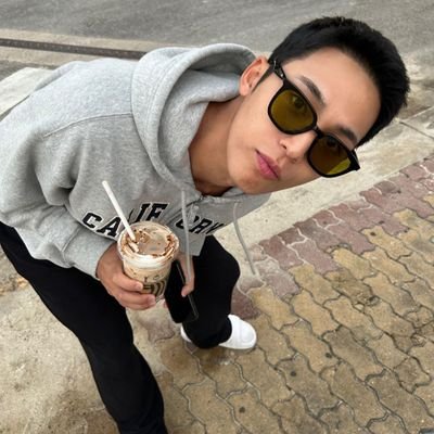 vankfl's profile picture. home, seventeen.