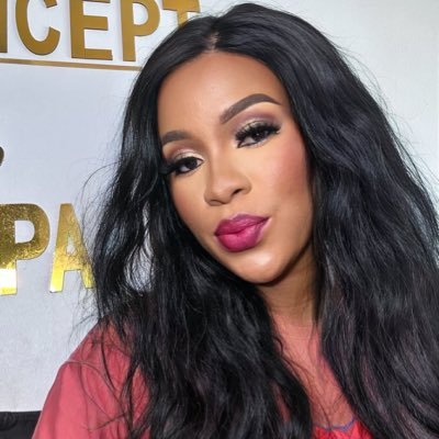 Physicists_zero tolerance.#Queen of all Happiness#originaligbogirl#😉Mother of 3👫wife💋proudly Africa 🇳🇬🇩🇪😍@ManUfan❤ Ronaldo.Speaks German. Catholic..