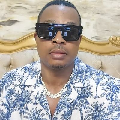 A business man and unapologetic Igbo Man.
Obidiently Yusful. #MUFC. GGMU''