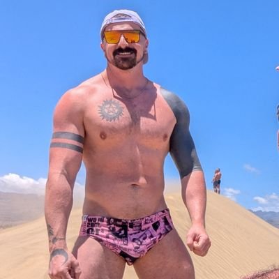 Big soft Capricorn 🏴 living in Kent/London.
This Twitter has nothing to do with my work.
He/Him