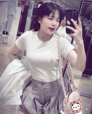 Misstresss Train onl ưu tiên les lezdom cọc tính cân nhắc trước khi ibox xàm thì cút nhé đọc kĩ giúp
