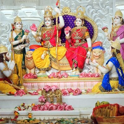 परित्राणाय साधूनाम् विनाशाय च दुष्कृताम्। धर्मसंस्थापनार्थाय सम्भवामि युगे-युगे..🚩🚩