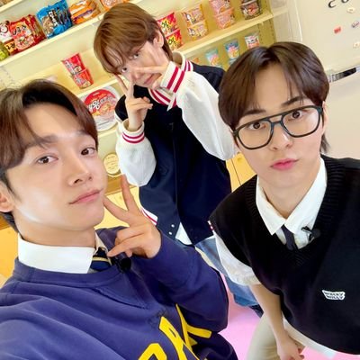 EX9
KMS🐈⬛️@XIUMIN_INB100 | JIH🦝 @ilhoonmikal
Eri-L since 2013
CBX— my best trio
nine or none:saranghaja
6/9 EXO