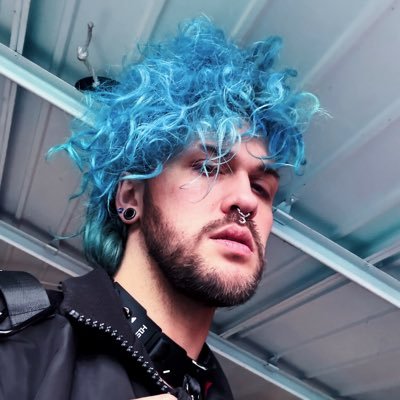 Critics are saying “Washed up popufur” // Dancer // Actor // Drag Queen // YouTuber and Streamer // 18+ // ⨺⃝ // https://t.co/Gbjudl2avF