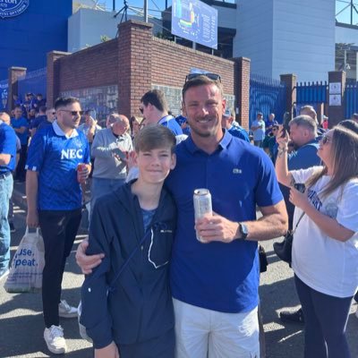 Sharing the crazy world that is Everton Football club side by side with my lad. Was GT5 now SS209 UTFT 💙